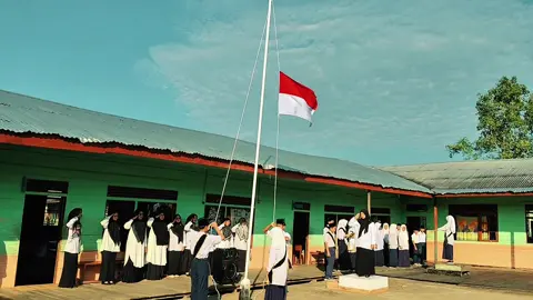 🇮🇩✨Semarak Agustusan di Madrasah✨🇮🇩 Bersama :@gtkmadrasah Categori : Sinematic / Short Movie Judul : “Semangat Merdeka, Madrasah Berdaya dan Berkarya”  Nama Madrasah : MTsS YPI Kuala Enok Nama Kabupaten : Indragiri Hilir - Riau Nama GTK : Rais Shabri, S.Pd  Merdeka bukan hanya sebuah kata, tapi keberanian untuk terus belajar, pantang menyerah, dan berkarya. Di madrasah kami, semangat itu tumbuh setiap hari dari guru yang berjuang, hingga siswa yang bermimpi. dengan Semangat Kemerdekaan, Madrasah Berdaya, Madrasah Berkarya.  #Agustusanbareng #GTKMadrasah #semarakkemerdekaan #semarakagustusandimadrasah 