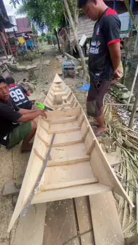 Proses pembuatan kemudi perahu balap