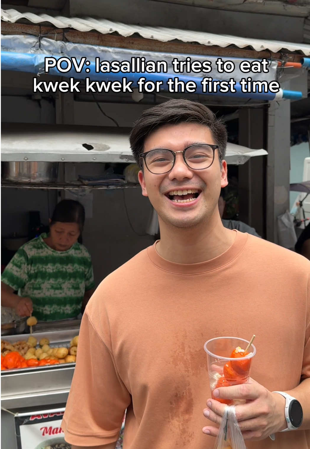 I love street food talaga! So far I’ve tried tanghulu, odeng, and curly tails (isaw) na. Yung neon balls masarap rin pala 😋 #streetfood #lasallian #relatable #conyo #tiktokph 