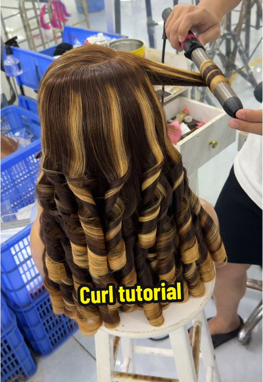 Have you learned it 🥰#wigfactory #hairfactory #hotbeautyhair #bouncyhair #curl #curls #curlstutorial #luxuryhair 