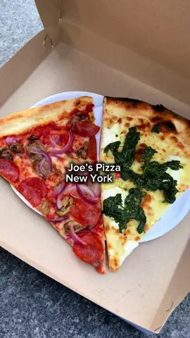 Did you really go to New York if you didn’t go to Joe’s Pizza?? So glad we did they got us our slices so quick wasn’t over priced and taste amazing definitely worth the hype😋🍕 #nycfood #timessquare #newyorkpizza#joespizza #placestoeatinnewyork 