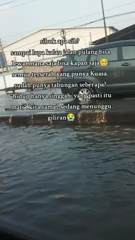 كل نفس ذاءقة الموت. sedang mengingatkan diri sendiri. sedang menampar diri sendiri. bahwa nafasku bisa terhenti kapan saja. bahkan tanpa peringatan. biar ku ingat bahwa hisab Allah itu nyata. allahumma innaa as'alukal mauta bihusnil khootimah aamiin 🤲🤲😭 #bismillahfyp #quotesislam #sholawat #hijrah_istiqomah 