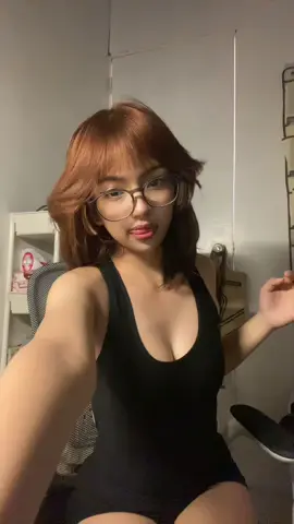 medyo makulit (nagpacute) 
