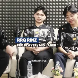 ah gilaak cakep bgt loh masyaallah😭🫵🏻 rinz ga semua cegil km kuat liat km nyengir🫵🏻😡, eh btw suara km ga jelas bisa lewat call aja?🧏🏻‍♀️ #rrqhoshi #teamrrq #hajirinarafat #rrqrinz @rrq_rinz 