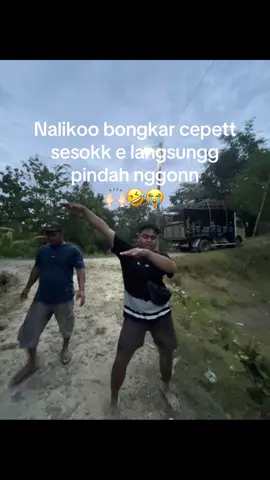 okeee omm🤣🤣 #putramahkotaa #dangdut #fyp #soundhajatan 