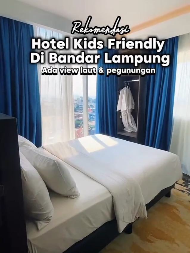 Ini hotel Kids Friendly sekota Bandar Lampung 👌🏻  ✅ada Kids Club  ✅kolam renang anak  Gak cuma buat si bocil aja yg healing kesini ,tapi kita juga bisa sambil menikmati view laut & perbukitan dari sini 😍 Kemarin aku booking nya lewat TikTok. #jelajahwiken  #goldentulipspringhilllampung #hotel #staycation 