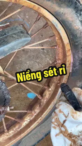Rửa xe đơn giản tại nhà với dung dịch tẩy rửa đa năng bạn đã thử chưa? #tayriset #tuong47shop #tayovang #tayruadanang 