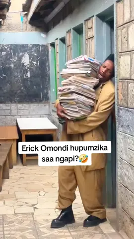 Erick Omondi hupumzika saa ngaoi juu wueh,jamaa is over working 🤣#erickomondi #trending #viralvideo #funnyvideo #fyp 