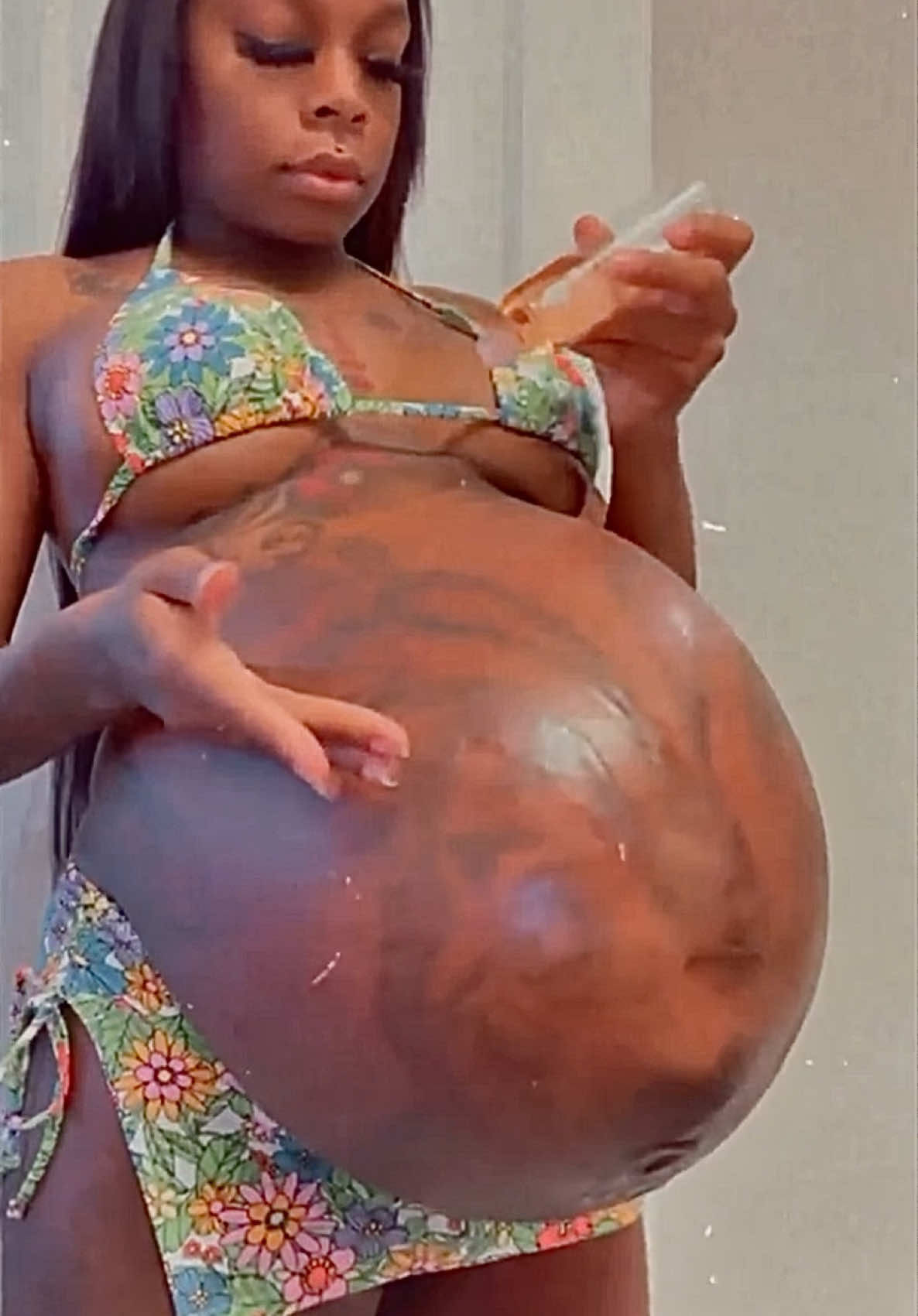 Huge triplet preggo pregnant belly oiling up belly#fyp #pregnant #viral #blowthisupforme #fyyyyyyyyyyyyyyyy 