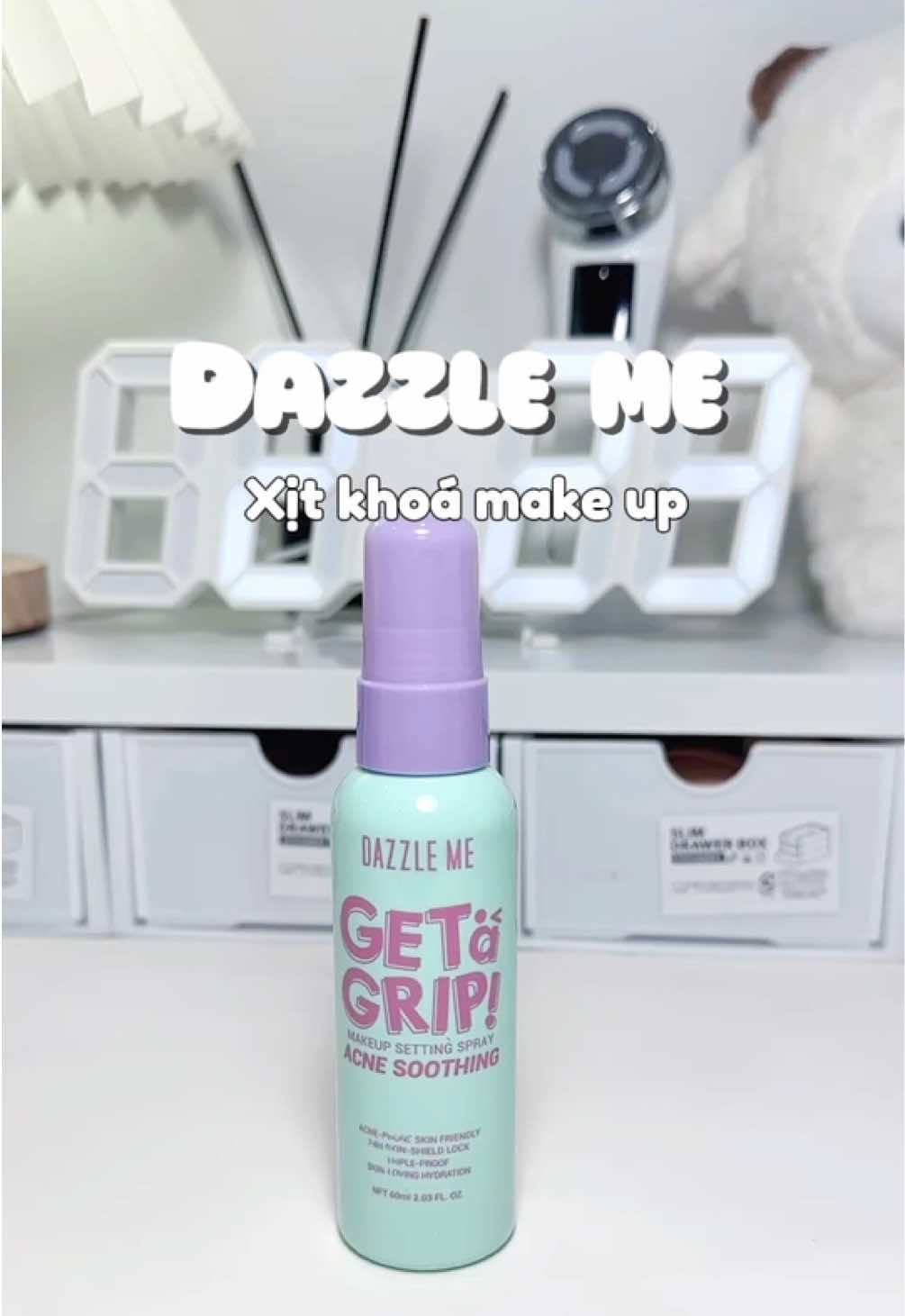 Một em xịt khoá make up chân ái 😎 #dazzlemevn #DazzlemeAcneSoothing #settingspray #xuhuonglamdep #damun 