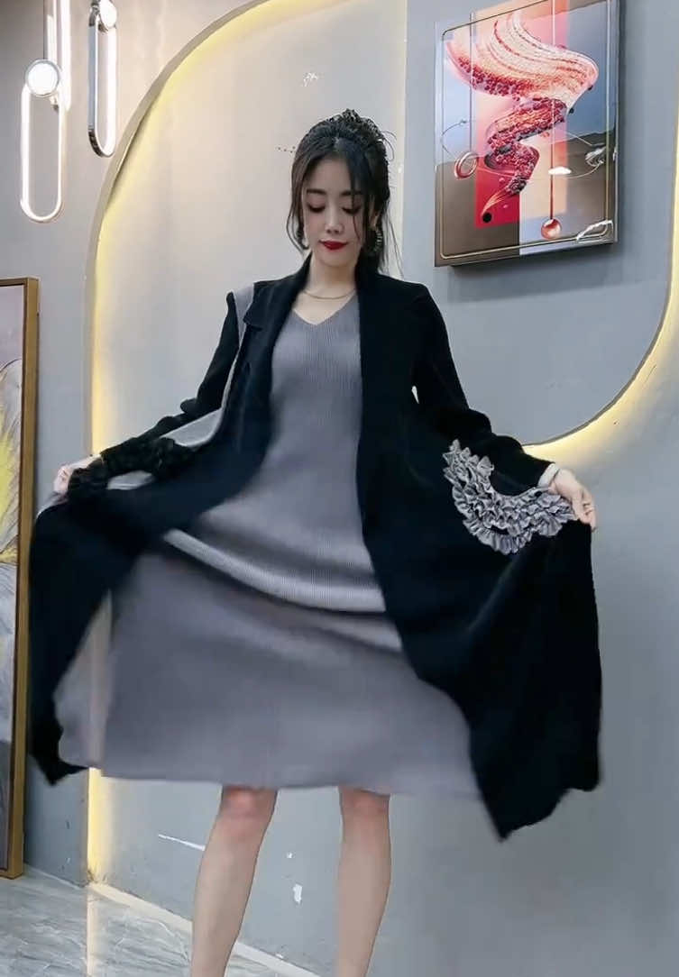 새로운 스타일의 스플라이싱 플리츠 드레스 #패셔너블한 기질의 엄마 드레스 #옷 매칭#tiktok #fyp 