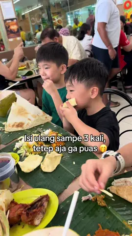 Isi ulang sampe 3 kali, tetep aja ga puas 🤭 Korean boy mukbang 
