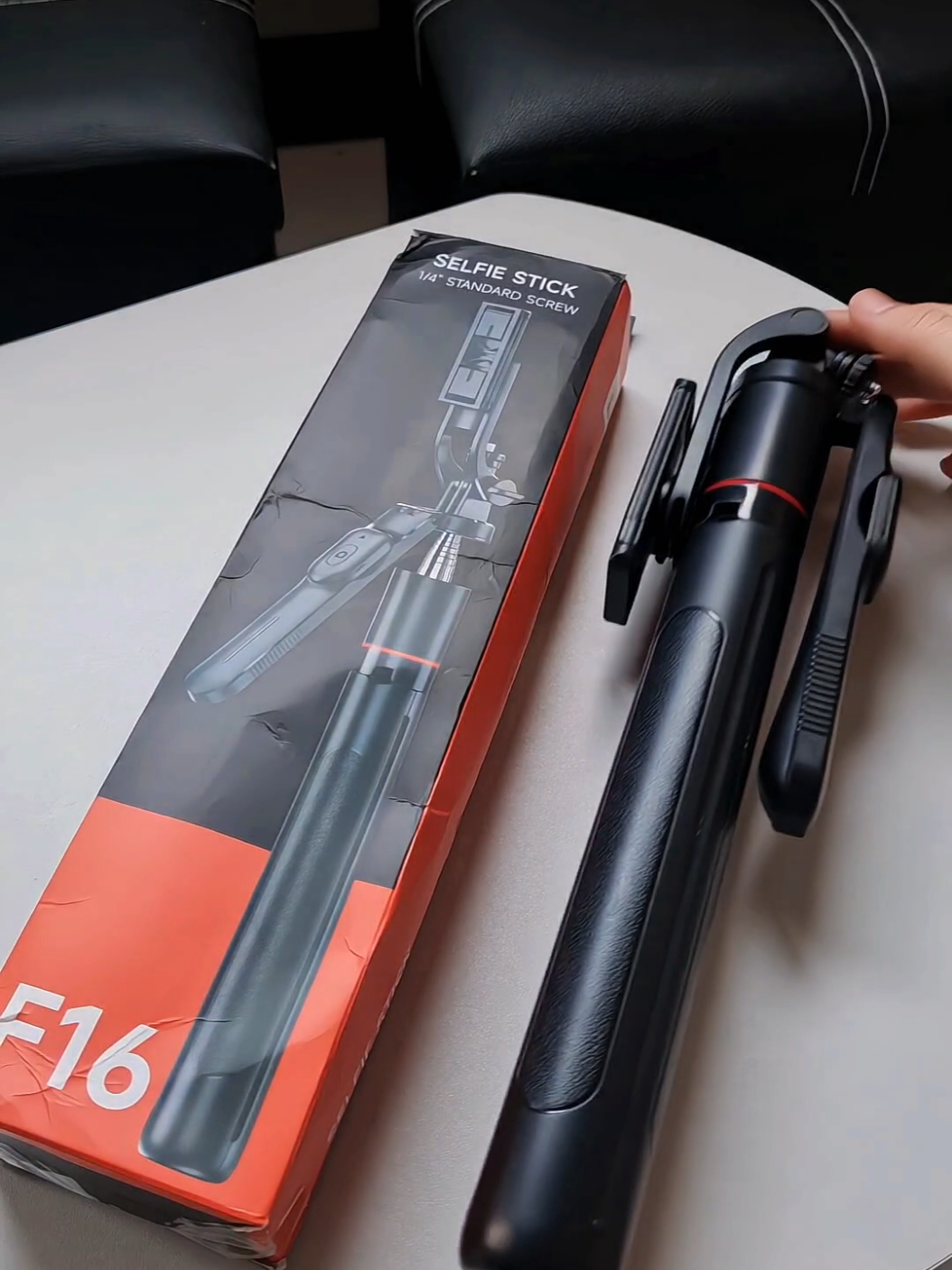 affordable pero matibay!🔥 no more shaky tripod kapag f16 binili mo #tripod #affordabletripod #f16tripod #selfiestick #fyp 