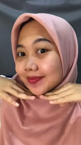 Glass skin ala eonnie Korea ✨ cukup 1 step aja pake Glow & Lovely Glassbright Ultralight Cream🤍 @glowandlovely  Ringan, cepat meresap, bikin kulit cerah + glowing kayak kaca! 🌸 Harga mulai 30 ribuan, cek di toko oren sekarang 💕 #koreanglassskin #glassbright #skincare #glowandlovely 