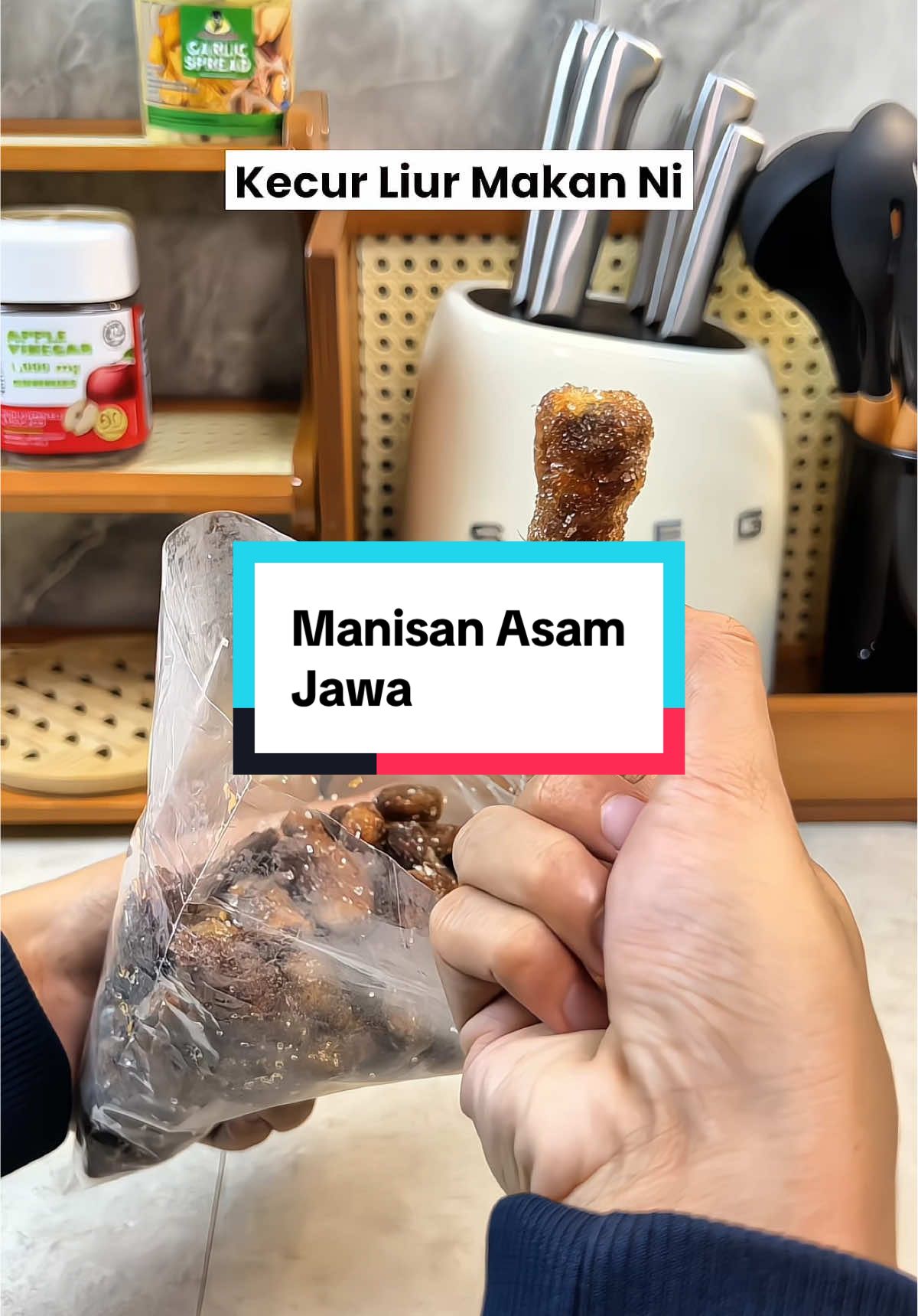 Serius kecur liur tau bila makan manisan asam jawa ni. Kalau sapa yang minat masam jangan beli sikit sikit nanti tak puas makan nahh. #asamjawa #gulaasamjawa #asamjawagula 