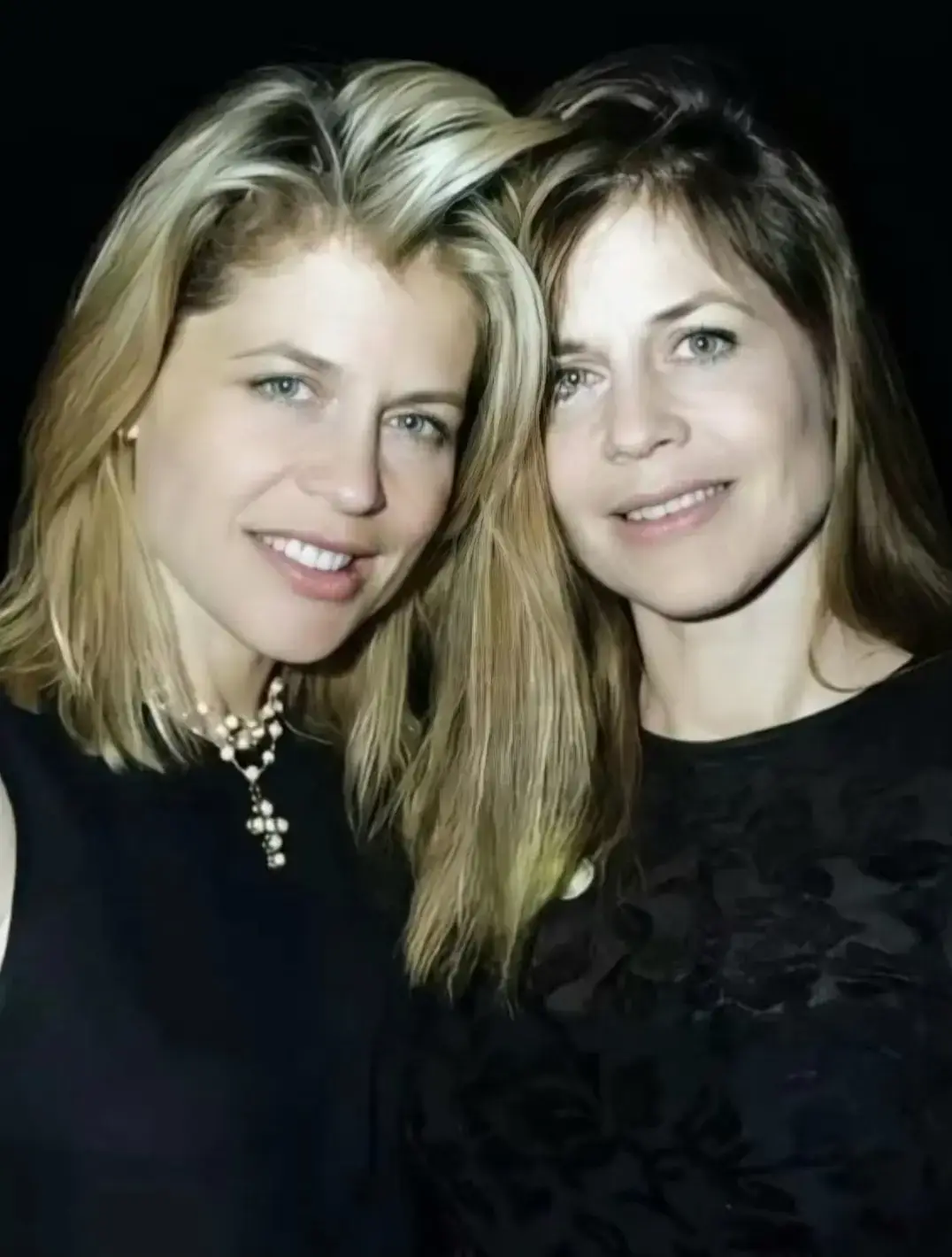 #sisters #twins Beautiful! 🌹🌹❤️❤️🫶😻