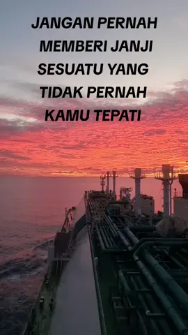 KADANG YG BERHUTANG TIDAK SADAR BAHWA YANG KASIH HUTANG BERKORBAN UNTUK MENAHAN KEINGINAN DAN KEPERLUANNYA UNTUK MEMBANTU SAUDARA DAN TEMANNYA. #pelautpunyacerita #pelaut #ship #hutang #seafarer @rzren.renzz @ahmadridwanHQ 