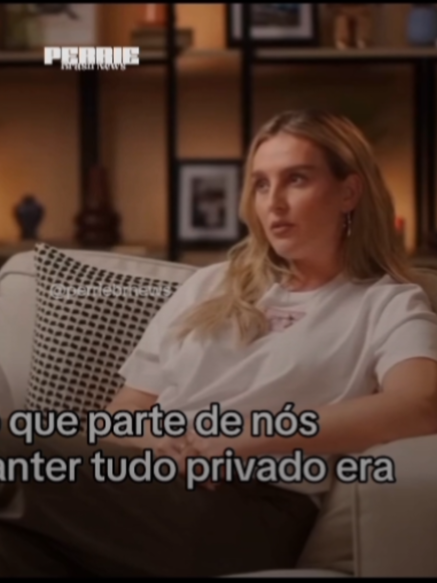 Perrie sobre seu relacionamento com Zayn para o podcast 