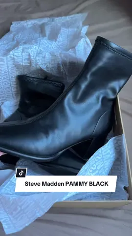 DOES EXIST thanks to @stevemadden ✨🖤 #fallshoes #fallboots #stevemadden #pammyblack #fallfashion 