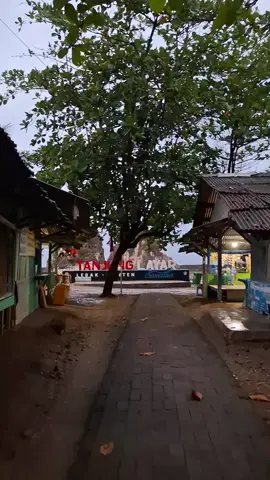 vibes pantai tanjung layar setelah hujan ✨️🥰🫶 #vibes #hujansore  #pantaitanjunglayar #komang #fypage 
