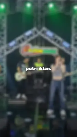 Aku bergetar disentuh dia. ♪ PUTRI IKLAN @shilingzhen #fortunaenterprise #leonazhen #putriiklan #rastamaniezreggae #musikgram__ 