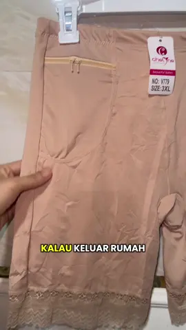 Celana short kantong resleting depan#promomakanmerdeka #celanadalammurah #dalamanwanita 