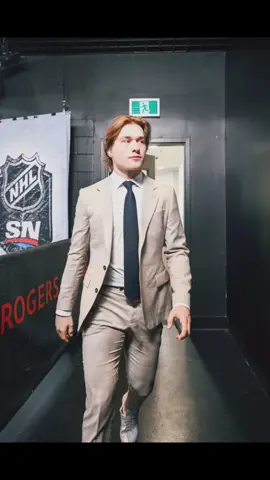 I got lazy, but Mac  audio credits @alicia ౨ৎ  @cele_★♥︎71*♠︎ @Dawn🎀 @wooozi_792🇨🇦🇨🇳   #NHL #hockey #sanjosesharks #macklincelebrini #macklincelebriniedit #edits #71 #sapcenter #nhledits #hockeyedit 