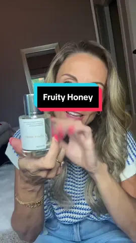 Fruity. Sweet. Expensive-smelling. Affordable. Fruity Honey by Dossier is the perfect fragrance if you are wanting something light and fresh. Perfume girlies!!  #fruityhoney #dossier #perfume #perfumereview #smellsgood 