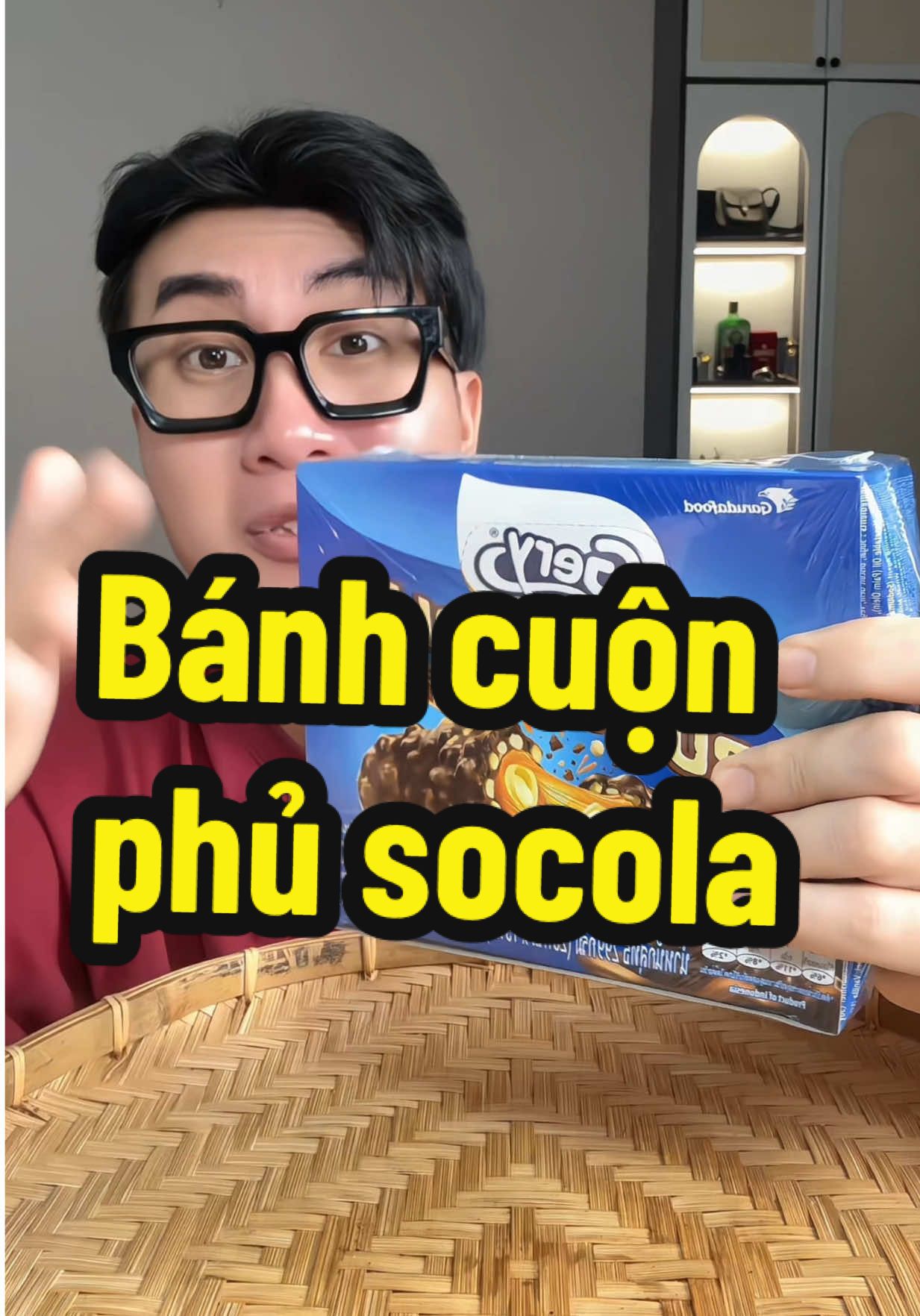 Hem biết có ai thích dạng bánh kiểu vậy giống mình không?😋#xựcxựcreview #banhsocola #banhcuonsocola #socola #bánh 