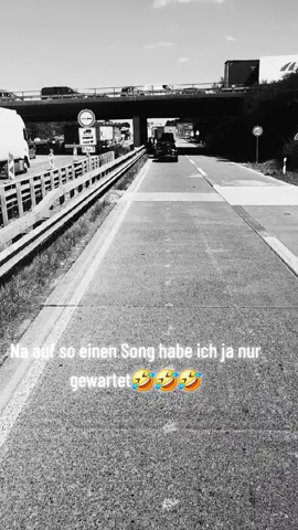 Das ist ja mal ein geiler Text und passt zu 100%❗️❗️❗️ Megaaaaaa🤣🤣🤣👍🤣🤣🤣 #a1bremen #baustelle #beklopptabergeil #stau #viral 