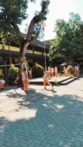 kegiatan DImensi profil lulusan yang saya pilih di awal pelajaran adalah kesehatan menjaga kebersihan dimana setiap kelompok mencari sampah dengan waktu singkat 2 menit kemudian semua kelompok segera kembali dengan sampah masing-masing dan kelompok yang paling sedikit mengumpulkan sampah harus membereskan sampah kelompok lain dan janga lupa kasi nilai bagi setiap kelompok 😉 #dikdasmen_kemdikbud  #deeplearning  #guruolahraga  #fyp 