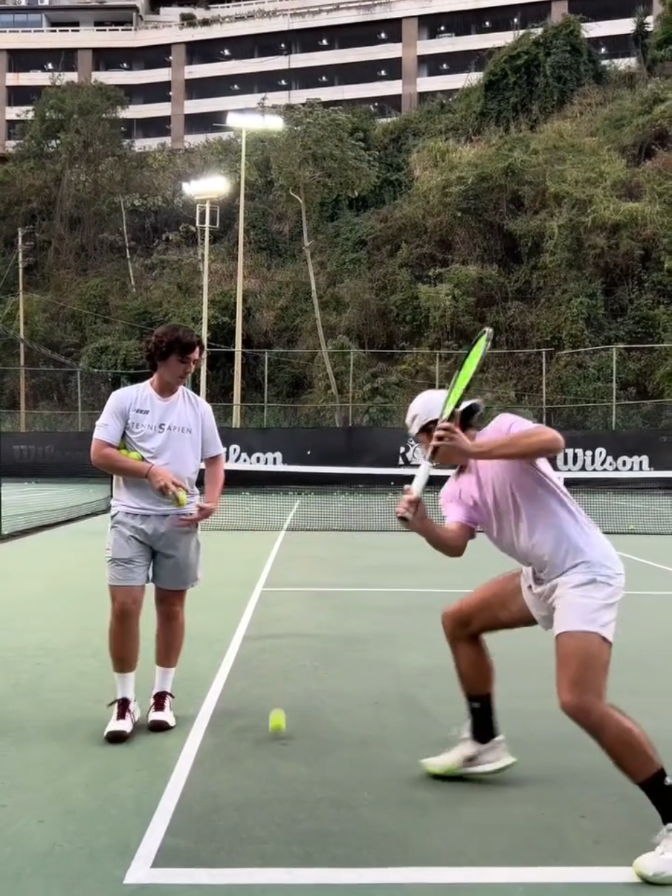 Entrenamiento de reves con @rommel.augusto_ en IG 🔥🎾 #tennis #tenis #tennisplayer #tennistiktok 