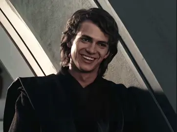 he must miss his wife so bad #haydenchristensen #anakinskywalker #padmeamidala #anidala #starwars 