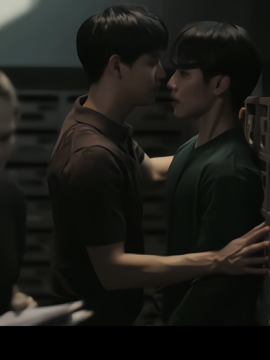 i genuinely was waiting for a kiss there #yinwar #หยิ่นวอร์ #warwanarat #yinyin_anw #fyp 