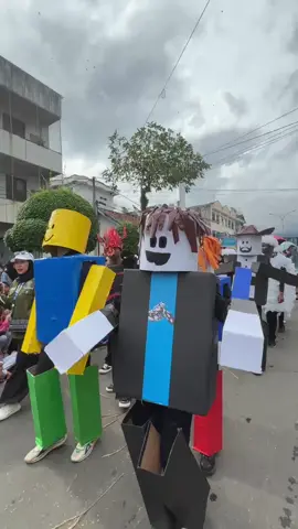 bacon, acorn, noob, outlaw, viking ✨ . . #karnaval2025 #pawaiagustusan #robloxcosplay #robloxcostume #karnavalcore 
