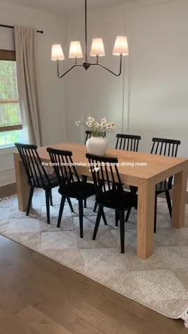 Every thing about this rug is perfection 🤩 So soft, modern, cozy, and such high quality!!! @RugsUSA #modernrug #arearug #homedecor #interiordesign #homeupgrade 