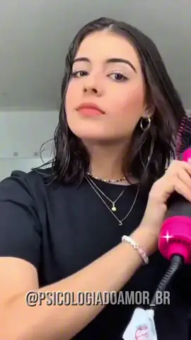 🔥 Diga adeus ao secador e chapinha! Com a Escova Secadora 3 em 1, você seca, alisa e modela seu cabelo em poucos minutos. ✨ Resultado de salão sem sair de casa. 💨 Rápida, prática e protege os fios. 💖 E o melhor: de R$109,90 por apenas R$42,99! 👉 Clique no carrinho laranja e garanta já a sua! #escovasuperpratica #escovasuperpoderosa #escovasecadora #escovamodeladora 