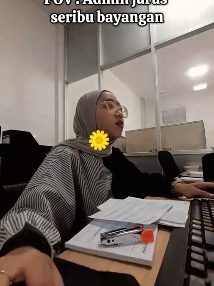 Halo Avatar kenalin aku Admin bayangan kamu ke 900-1000 hehhe #fypage #worklife #adminlife #ADMIN #adm 