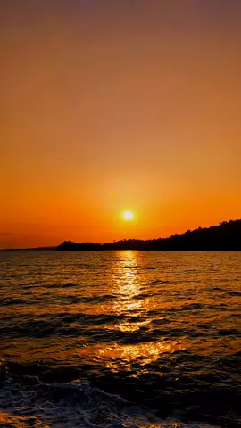 Cintailah dia sampai kamu capek, kalau udah capek, kamu akan tau caranya berhenti 😔🥀 #baubausulawesitenggara  #baubaupride🏝️🔥  #xyzabc #lagutimur  #fypage 