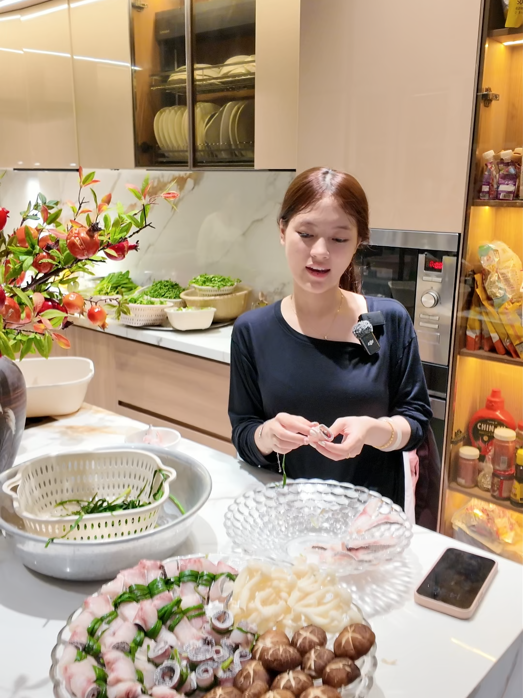Con gái lớn trổ tài nấu ăn #vochongnhanhanjp #giađìnhnhànhânjp #giađìnhtiểubối #tiểubối
