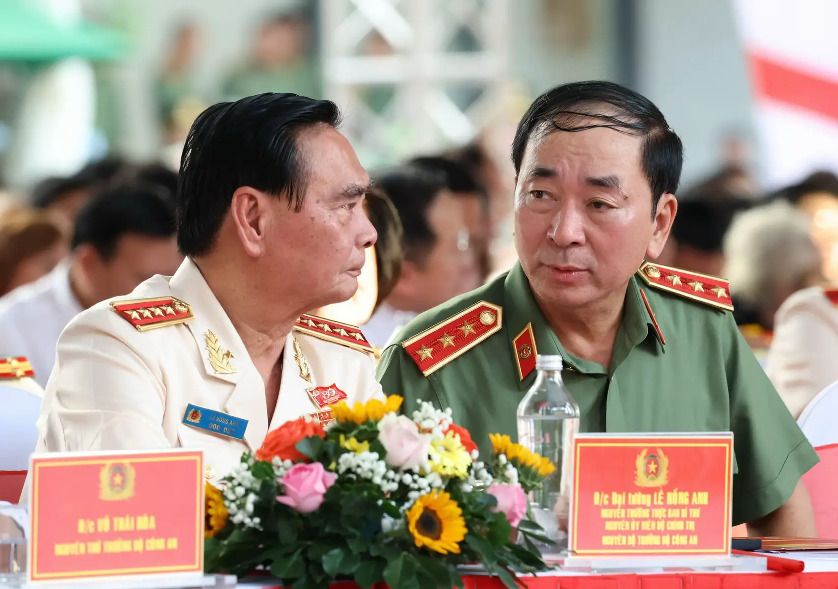 Chiều 19/8, tại Thành phố Hồ Chí Minh, Thượng tướng Trần Quốc Tỏ, Uỷ viên Trung ương Đảng, Phó Bí thư Đảng ủy Công an Trung ương, Thứ trưởng Bộ Công an dự Họp mặt kỷ niệm 80 năm Ngày truyền thống Công an nhân dân Việt Nam (19/8/1945 – 19/8/2025) và 20 năm Ngày hội toàn dân bảo vệ an ninh Tổ quốc (19/8/2005 - 19/8/2025). Tư liệu: Công an Thành phố Hồ Chí Minh #thutruongbocongan #tranquocto #onlytranquocto 