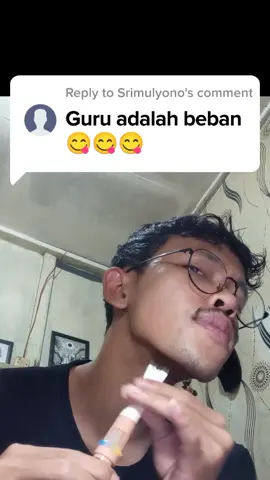 Dipadukannya 10 Warna di dalam satu kertas dan bentroknya 10mata pena untuk satu tujuan menggambar seseorang yang bersembunyi dibelakang punggung diri sendiri dan melepaskan tangannya sendiri ‎  ‎Informasi lain ‎Teknik: scrible  ‎Kertas: A5 ‎ ‎#art 