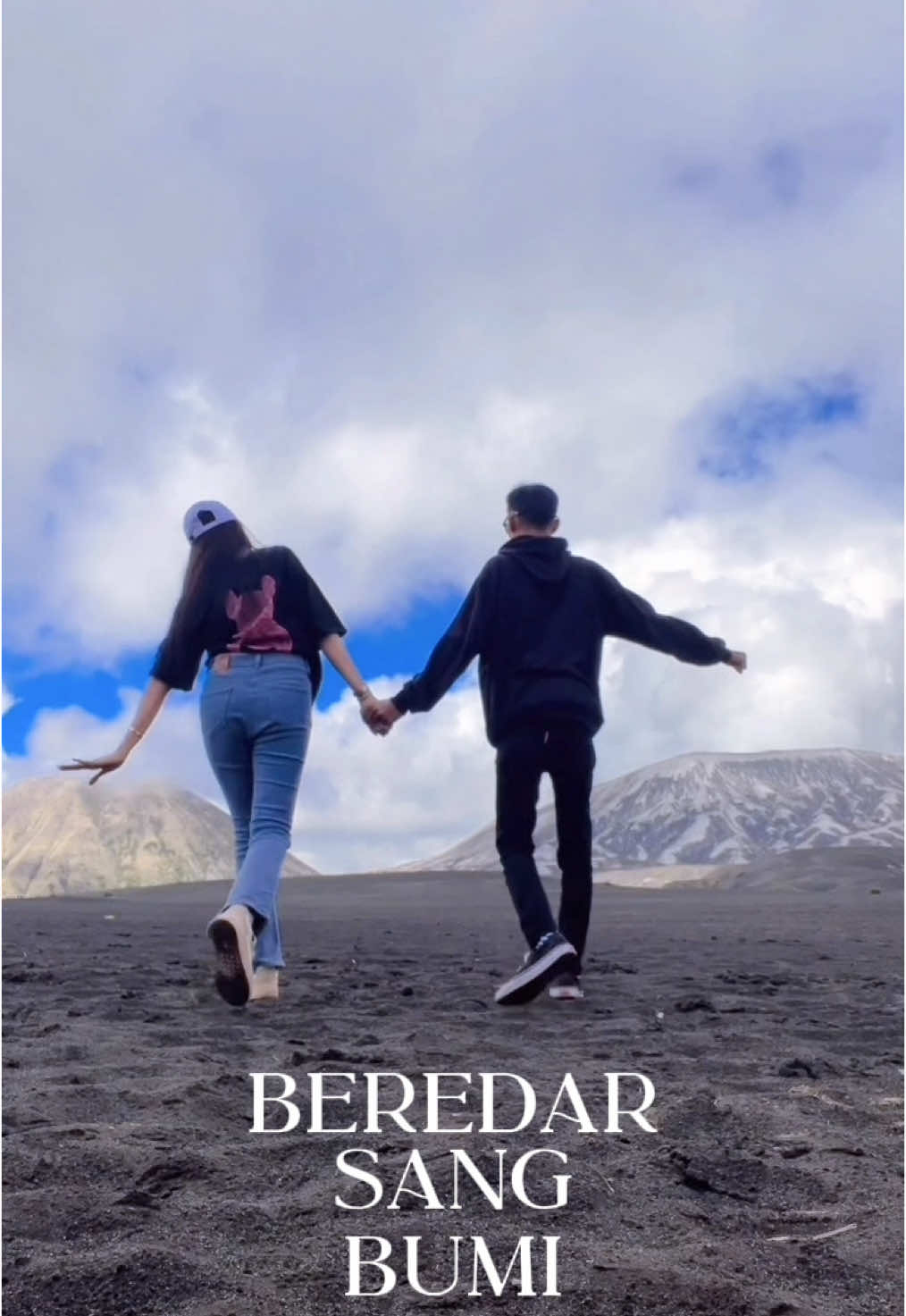 Bromo + kamu + dangdut jan syaduu 😋🥰 gak simpatik gak asik😅 @simpatikmusicofficial  @Dyah27#simpatikmusic  #bromotenggersemeru #bromomountain #bromotrip #bromotour 
