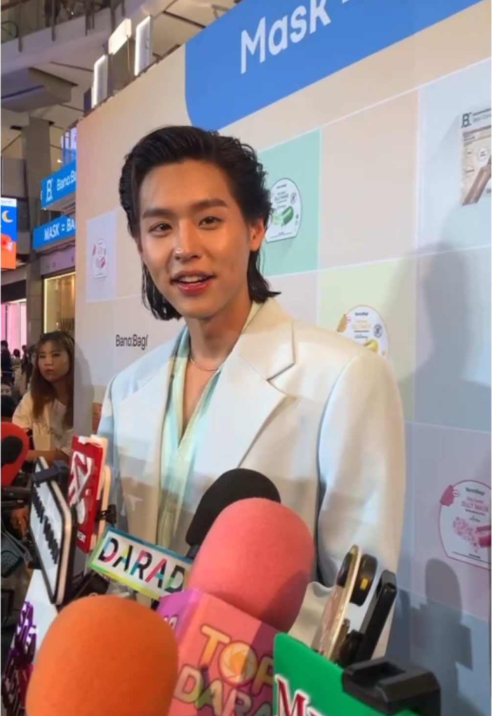บิวกิ้น ดีใจได้รับรางวัลในงานประกาศรางวัลของ Weibo ด้านพาร์ทงานแสดงมีเข้ามาเรื่อยๆ ยังไม่มีบทที่รู้สึกใช่ #บิวกิ้นพุฒิพงศ์ #bbillkin #ข่าวtiktok #บันเทิงtiktok #feed 