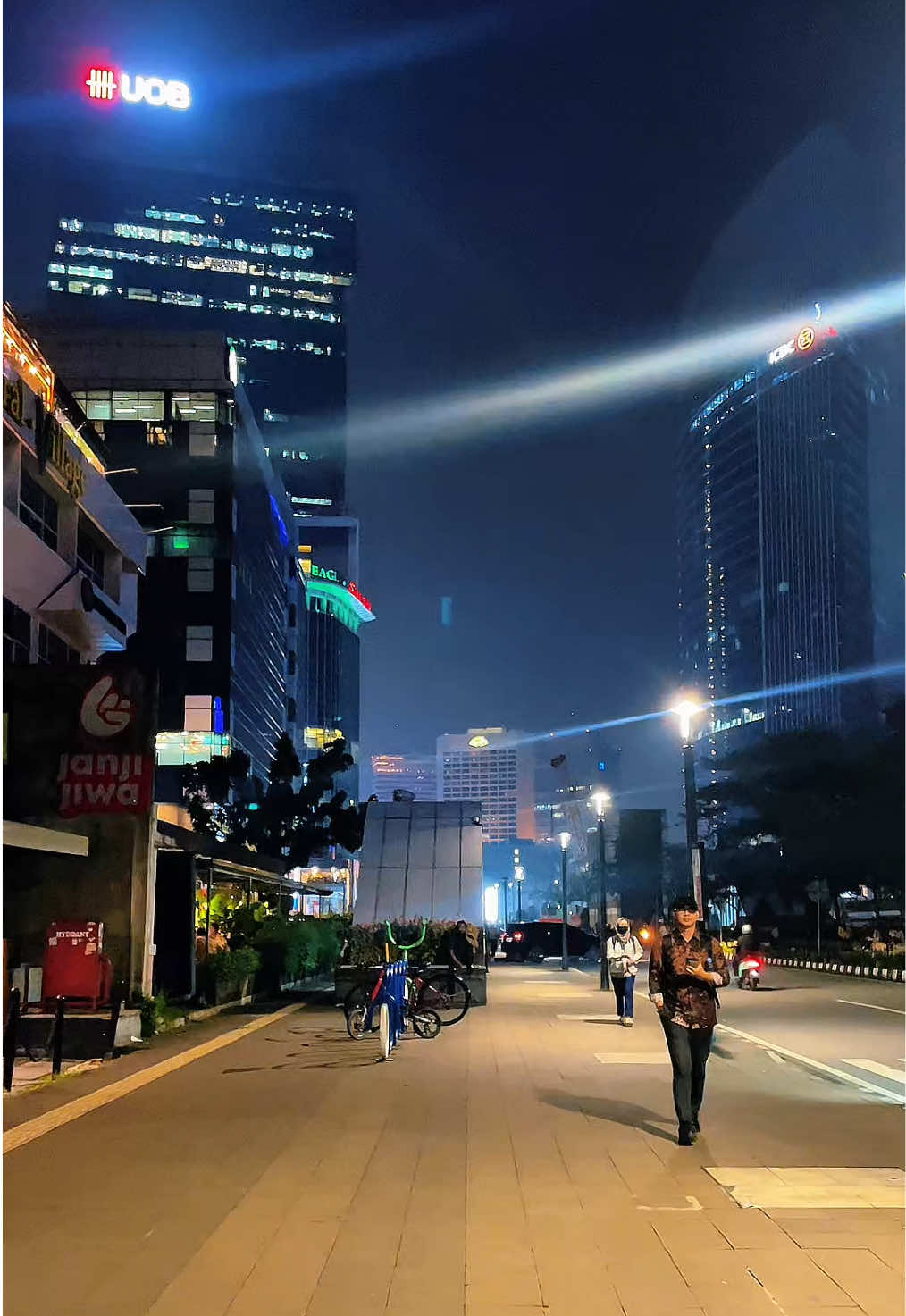 Dukuh Atas Night Vibes  • • • #jakarta #night #dukuhatas #foryou #citylights 