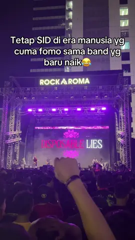 Anti Fomo. #sid #jakarta #distorsi3dekade #supermanisdead #rockaroma 