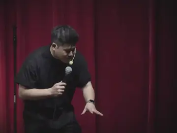 “人这一辈子，就是为了钱和情，可到头来，钱也带不走，情也留不住，不妨别急着成功，别急着追求，钱够用就可以，情用到的真的地方就好。”#脱口秀#人生感悟#情感共鸣 #现实文案 #成年人的世界 