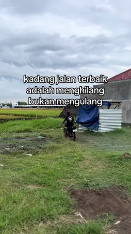 bukan aku yg pergi, tpi hatiku yg memilih berhenti #duwek464_ 