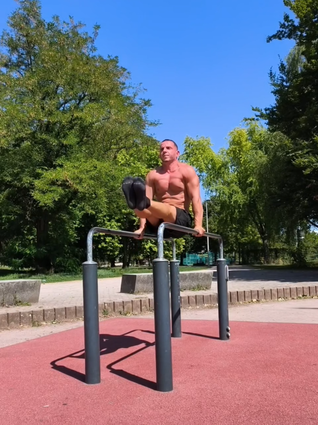 #poidsdecorps #calistenia #pourtoii #handstand #entrainement 
