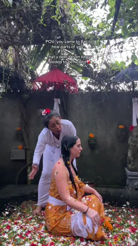 Mama Bali is a special place✨❤️‍🩹🥺 highly recommend doing the screaming healing ceremony at Tri Desna Healing, Ubud🤍 #healing #bali #HealingJourney #balihealing #tridesnahealing @TriDesnaHealing.Helena 